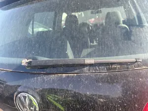 Foto de BRAZO LIMPIA TRASERO VOLKSWAGEN GOLF V (1K1)(10.2003)