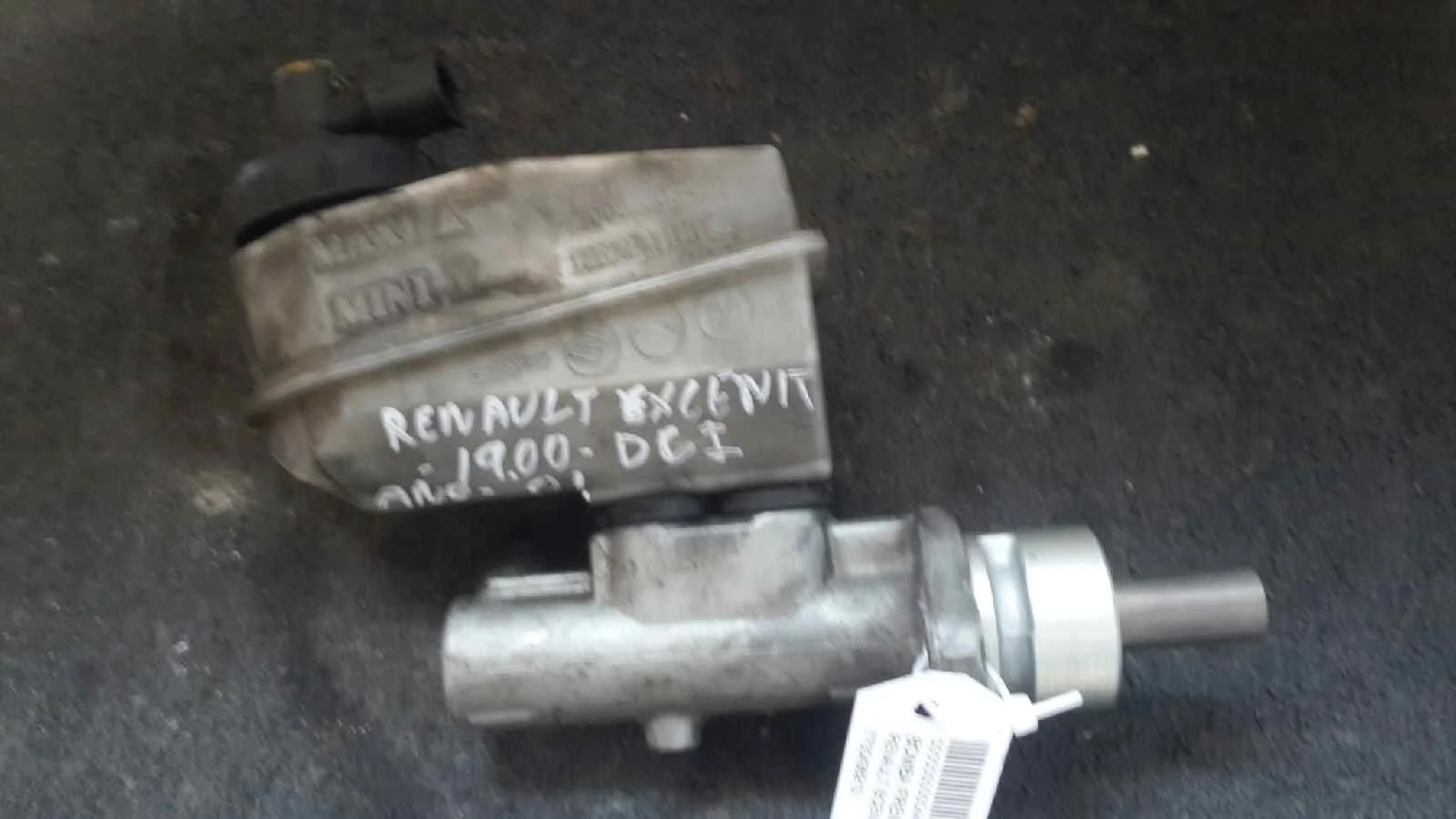 Foto de BOMBA FRENO SIN MARCA SIN MODELO referencia 7700436913