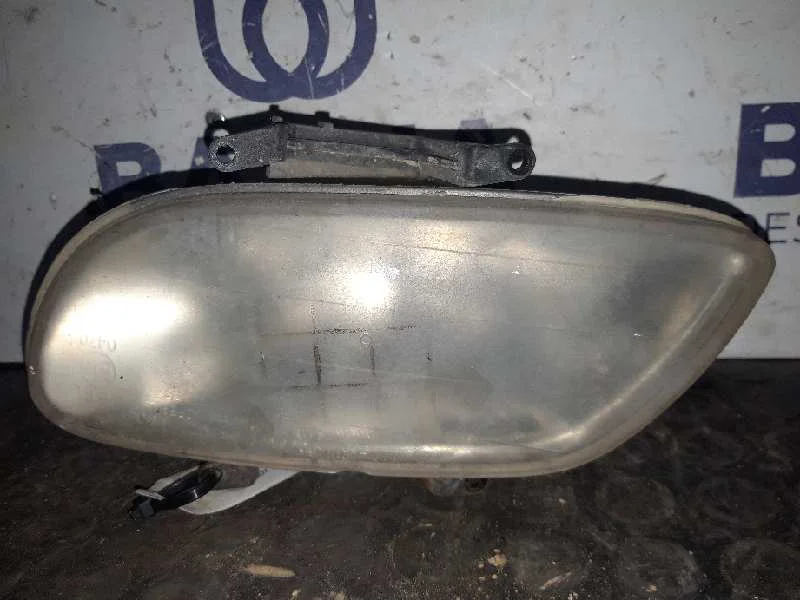 Foto de FARO ANTINIEBLA IZQUIERDO HYUNDAI ACCENT (LC)