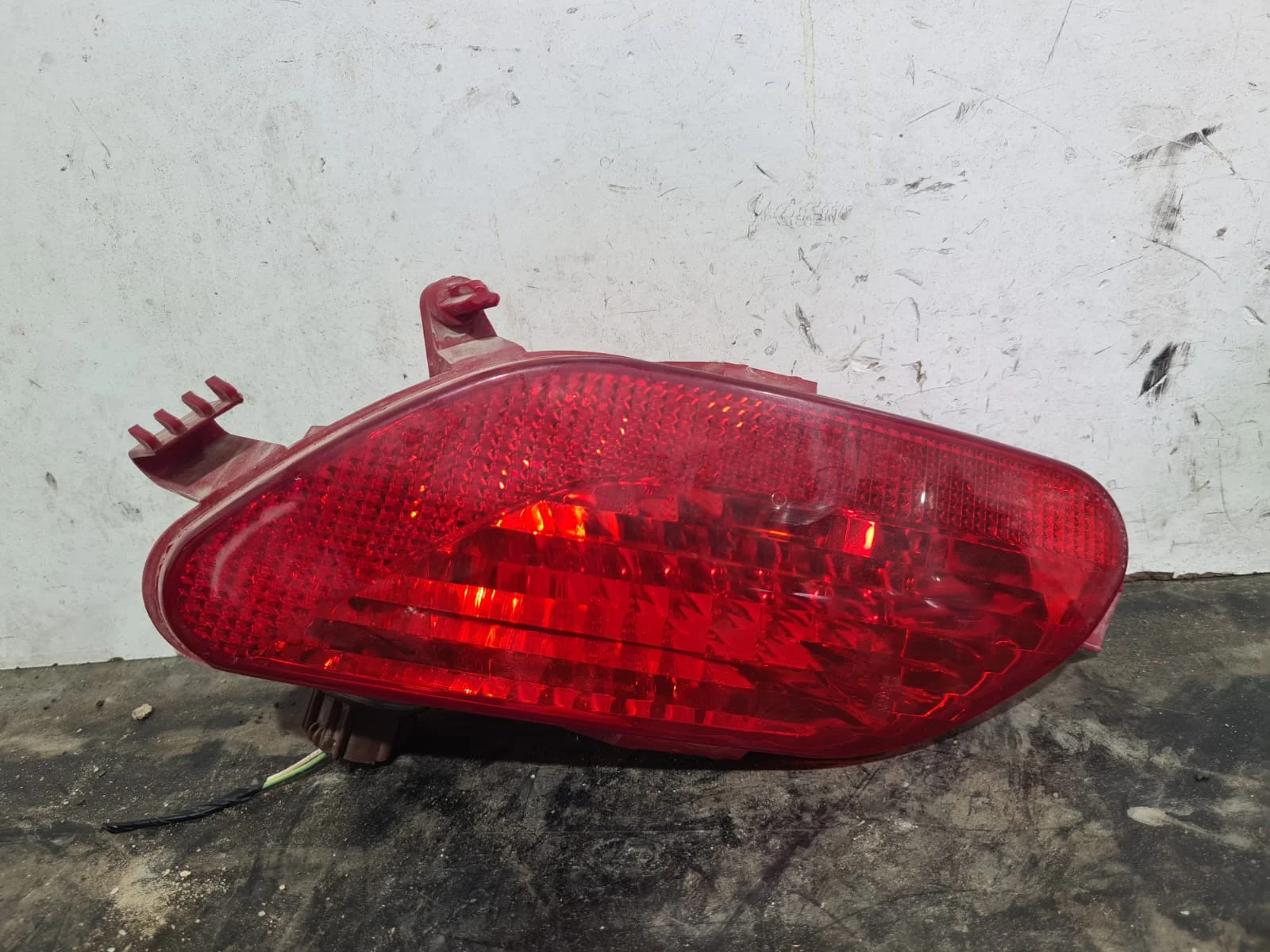 Foto de FARO ANTINIEBLA TRASERO IZQUIERDO CITROEN C4 BERLINA referencia 9652736480