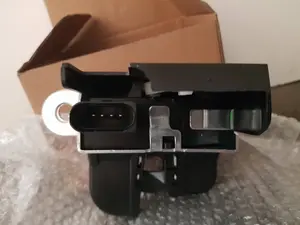 Foto de CERRADURA MALETERO / PORTON SIN MARCA SIN MODELO referencia 5K0827505A