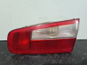 Foto de PILOTO TRASERO DERECHO INTERIOR RENAULT LAGUNA II (BG0) referencia 8200002476