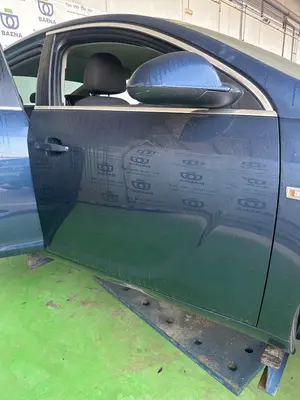 Foto de PUERTA DELANTERA DERECHA OPEL INSIGNIA BERLINA