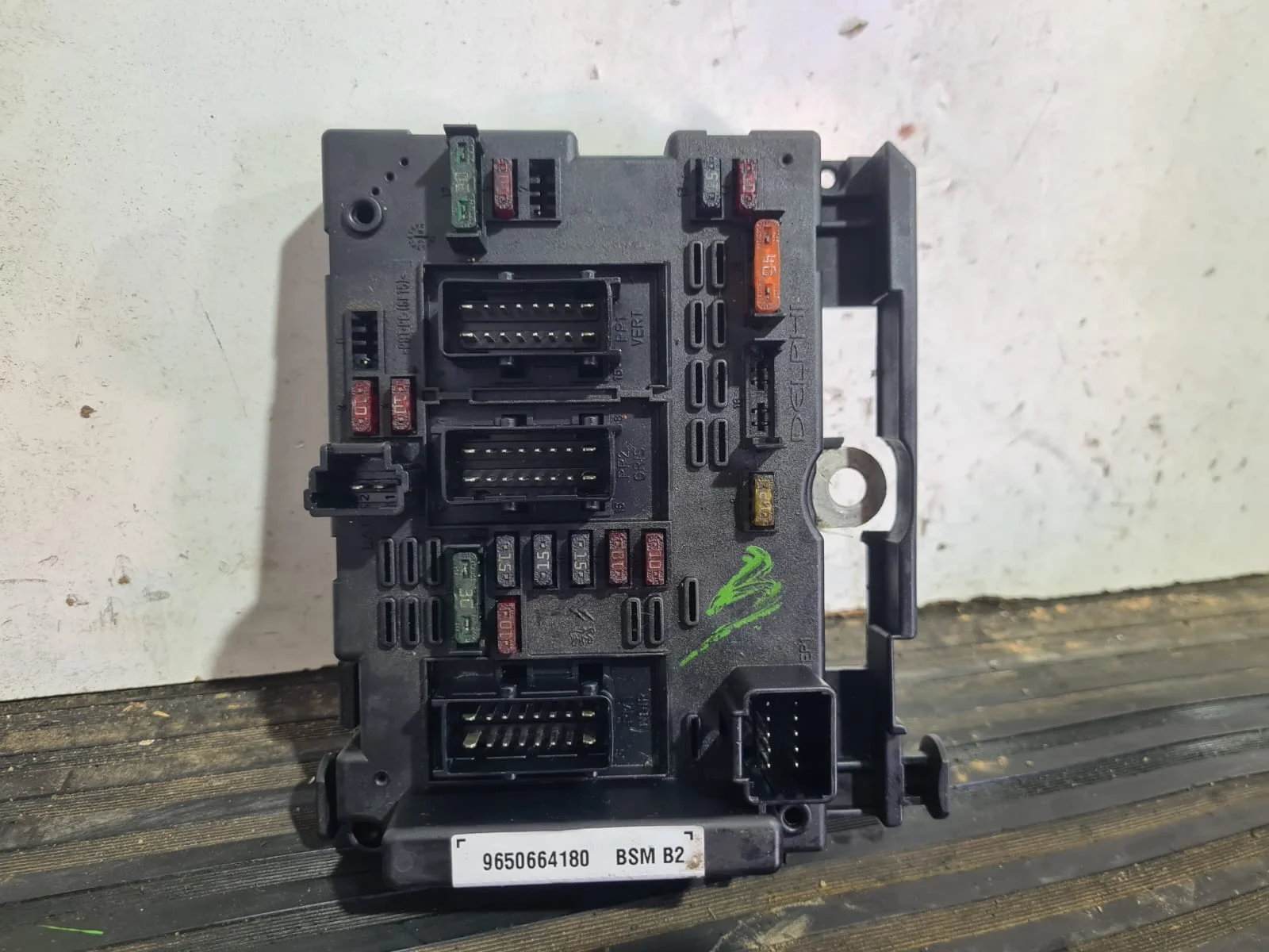 Foto de CAJA RELES / FUSIBLES PEUGEOT 307 (S1)(04.2001) referencia 9650664180
