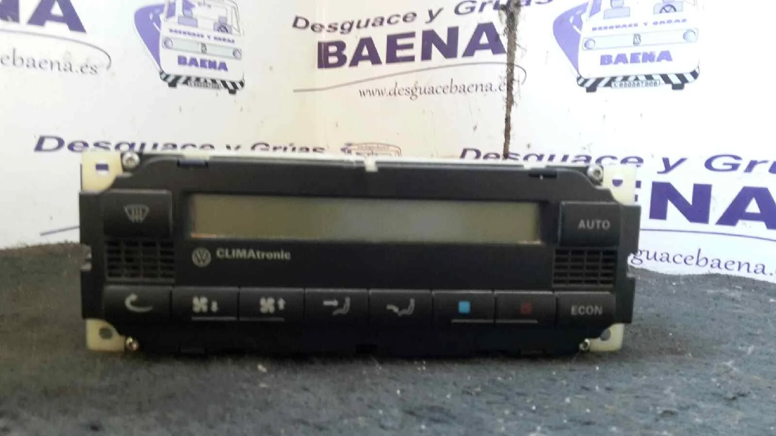 Foto de MANDO CLIMATIZADOR VOLKSWAGEN PASSAT BERLINA (3B2) referencia 5HB00761702