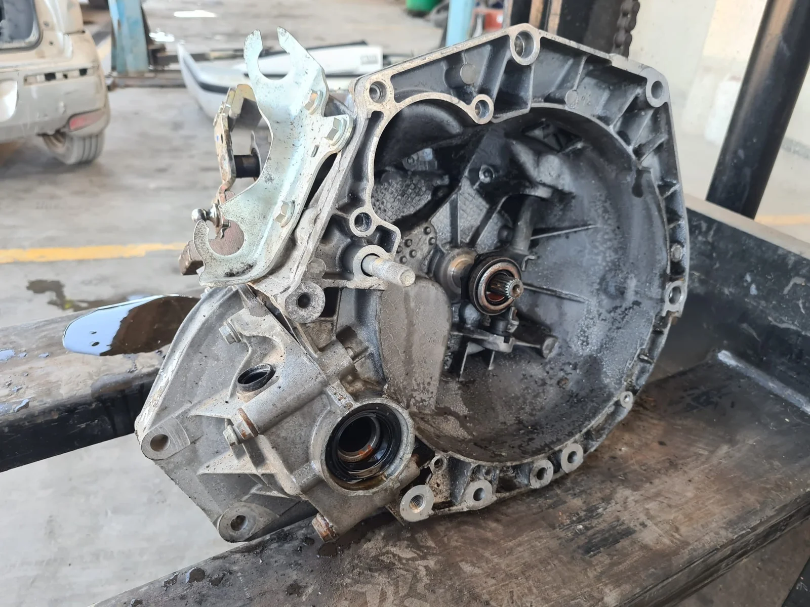 Foto de CAJA CAMBIOS FORD KA (CCU) referencia 4626389466