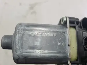 Foto de MOTOR ELEVALUNAS DELANTERO IZQUIERDO VOLKSWAGEN SIN MODELO referencia 5Q0959801C foto 5