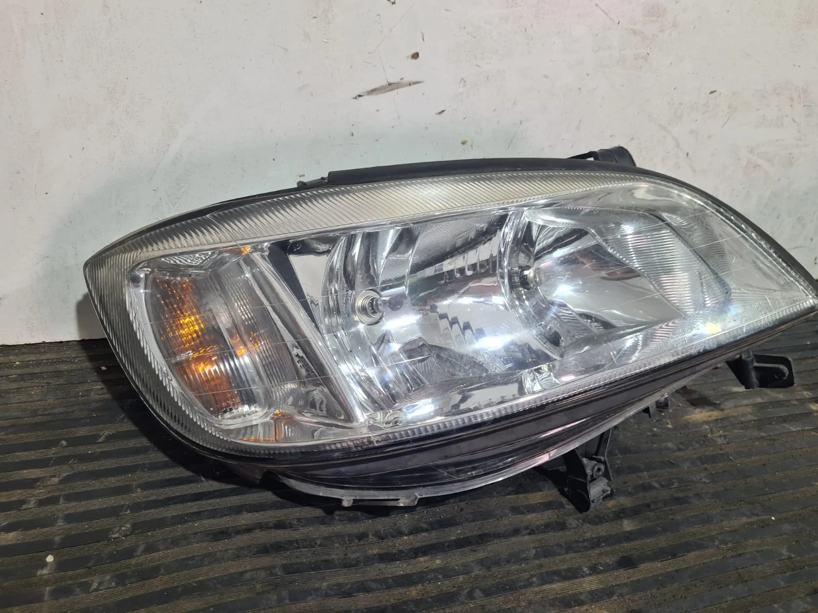 Foto de FARO DERECHO OPEL ZAFIRA A referencia 113321109NH