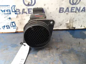 Foto de CAUDALIMETRO RENAULT MEGANE II BERLINA 3P referencia C1030116C foto 3