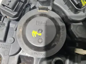 Foto de FARO DERECHO PEUGEOT 208 referencia 89045709 foto 5