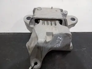 Foto de SOPORTE MOTOR DERECHO FORD FOCUS BERLINA (CGE) referencia 326F82