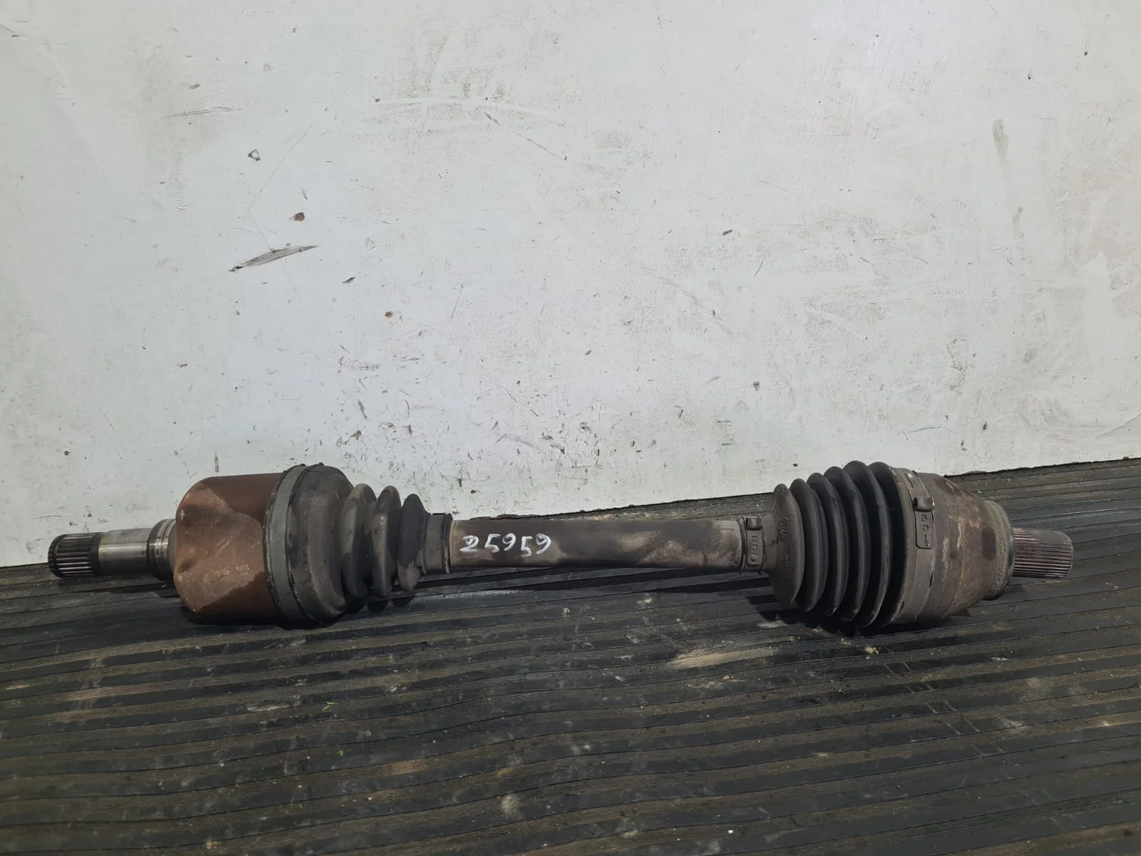 Foto de TRANSMISION DELANTERA IZQUIERDA FORD MONDEO BERLINA (CA2) referencia 6G913B437BD