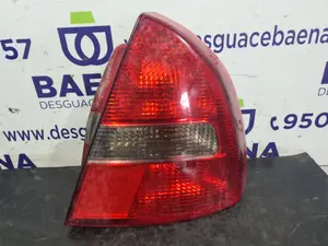 Foto de PILOTO TRASERO DERECHO MITSUBISHI CARISMA BERLINA 4 (DA0) referencia 151086
