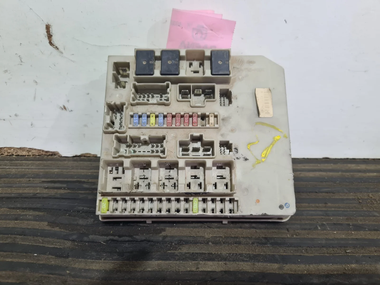 Foto de CAJA RELES / FUSIBLES RENAULT CLIO III referencia 674658A