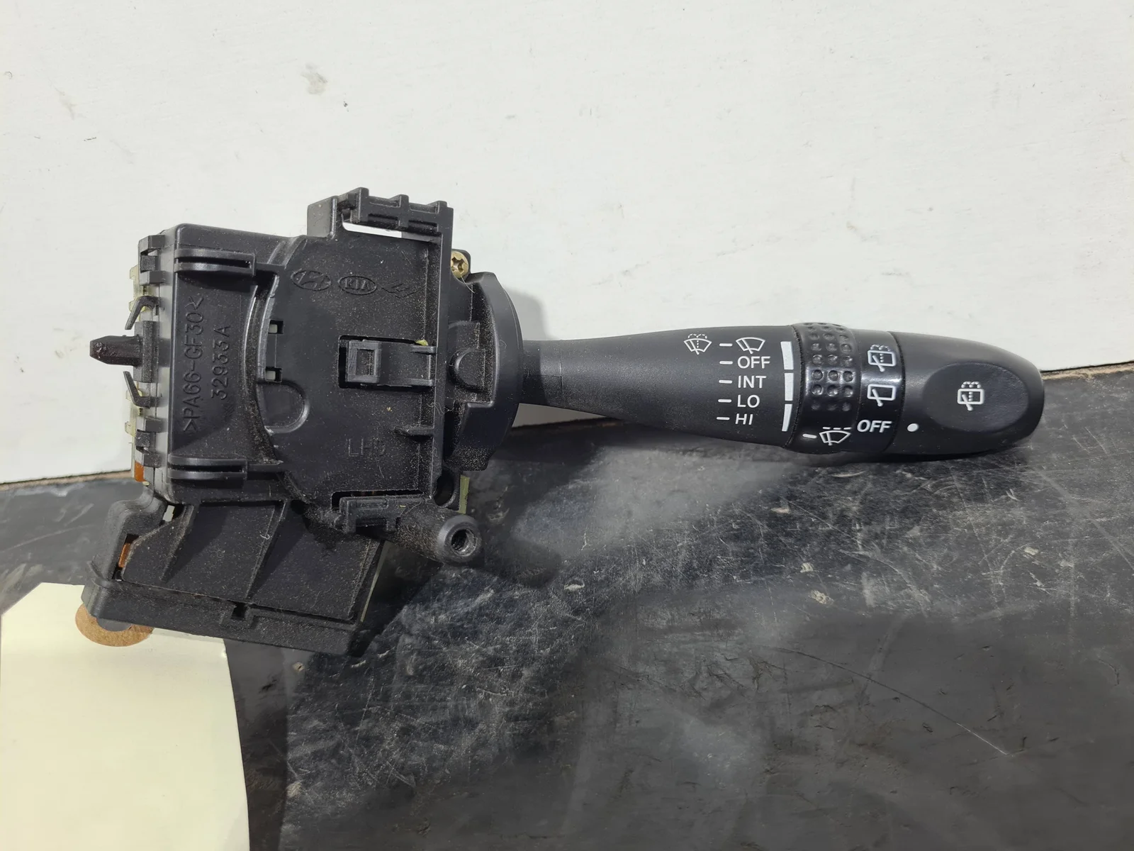 Foto de MANDO LIMPIA SIN MARCA SIN MODELO referencia 32933A