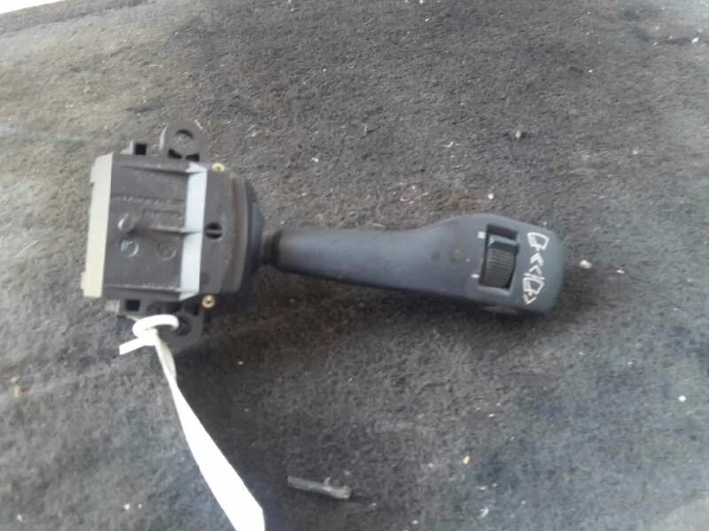 Foto de MANDO LIMPIA BMW SERIE 3 BERLINA (E46) referencia 8363664M
