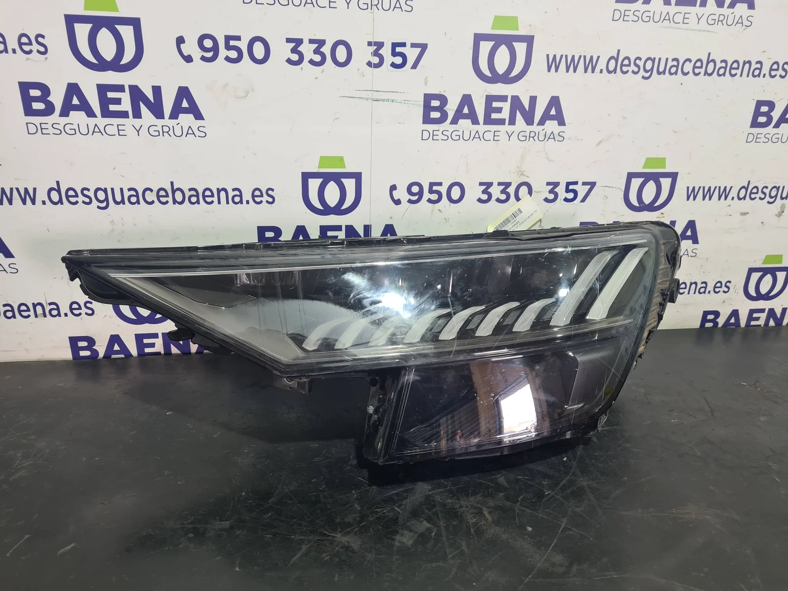 Foto de FARO IZQUIERDO SIN MARCA SIN MODELO referencia 4M8941035D
