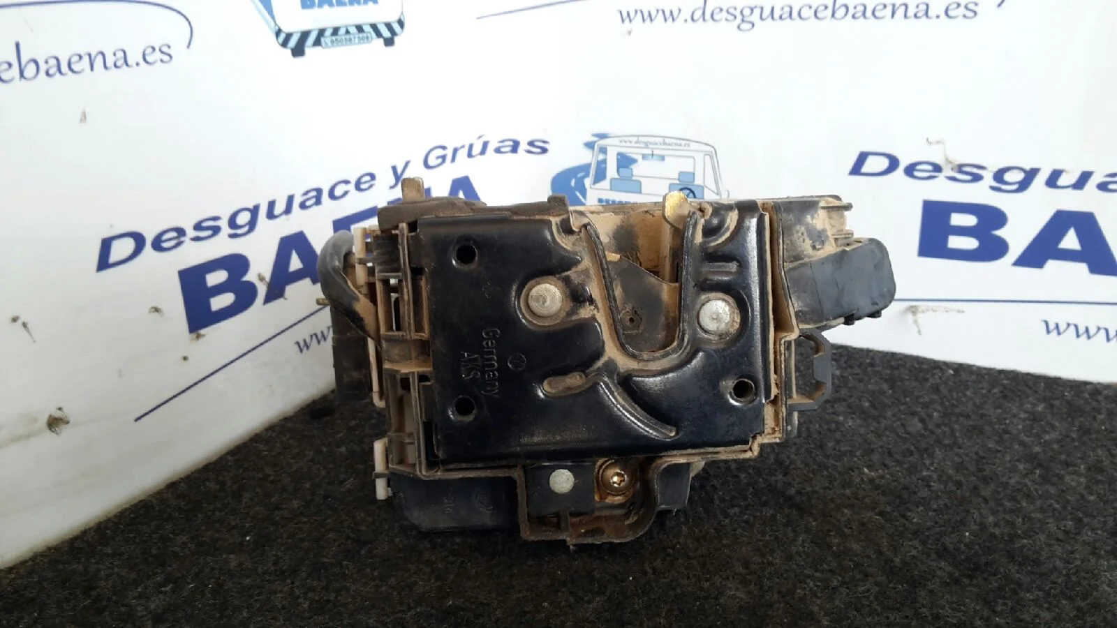 Foto de CERRADURA PUERTA TRASERA DERECHA SIN MARCA SIN MODELO