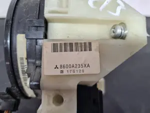 Foto de MANDO MULTIFUNCION MITSUBISHI COLT CZ3 BERL. 3 (Z30) referencia 8600A235XA foto 3