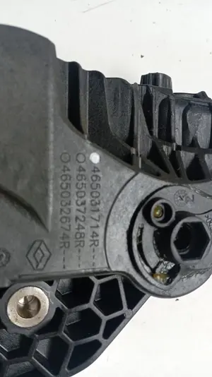 Foto de PEDAL EMBRAGUE DACIA DUSTER II referencia 465031714R foto 3