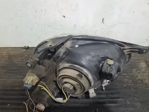 Foto de FARO IZQUIERDO OPEL CORSA B foto 6