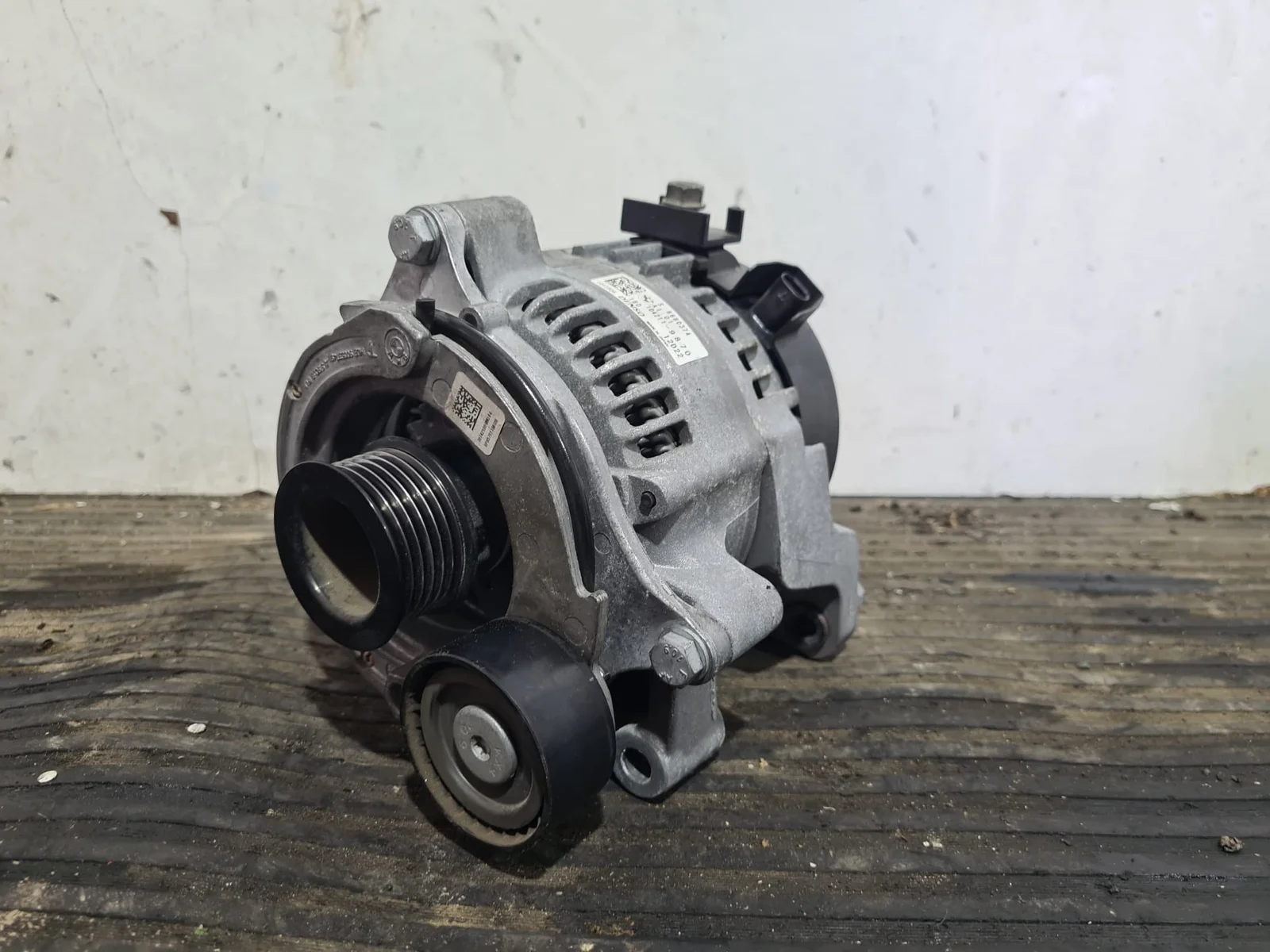 Foto de ALTERNADOR BMW SERIE 1 BERLINA (F40) referencia 8680374