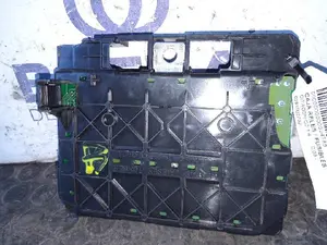 Foto de CAJA RELES / FUSIBLES SIN MARCA SIN MODELO referencia 0281002792 foto 2