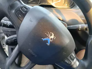Foto de MANDO MULTIFUNCION PEUGEOT 208