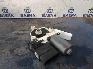 Foto de MOTOR ELEVALUNAS TRASERO IZQUIERDO VOLKSWAGEN GOLF IV BERLINA (1J1)(10.1997) referencia 101389101 foto 1