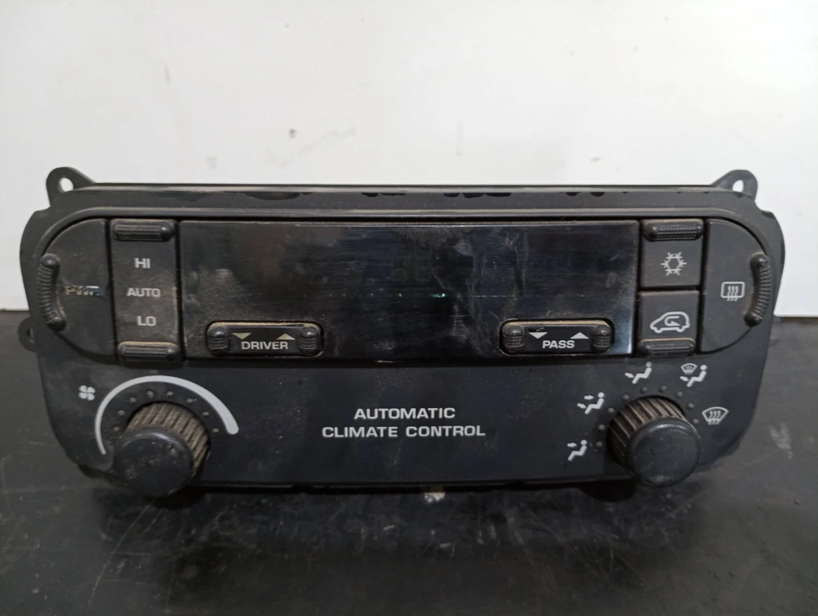 Foto de MANDO CALEFACCION / AIRE ACONDICIONADO CHRYSLER VOYAGER (RG) referencia 12237739