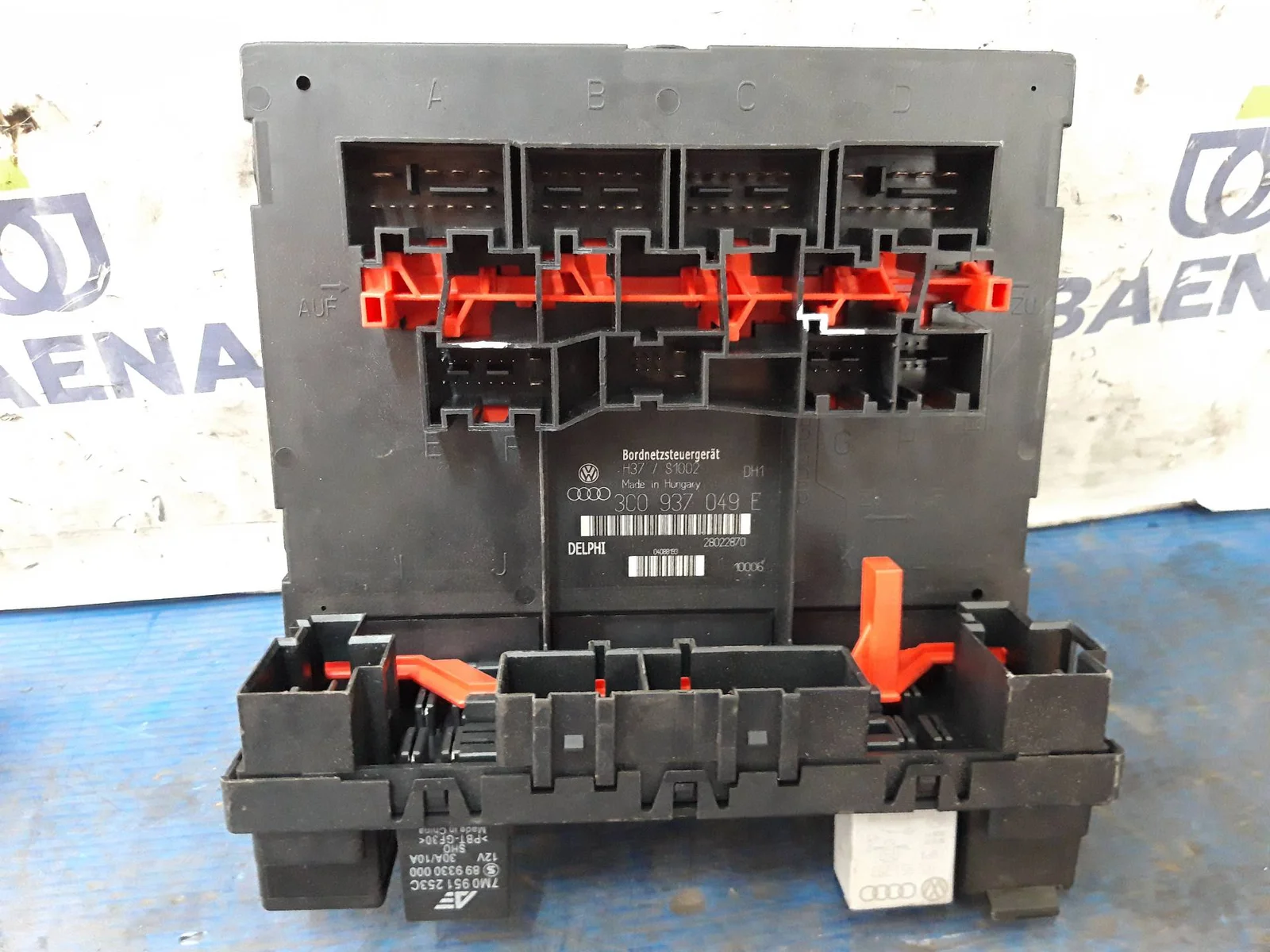 Foto de CAJA RELES / FUSIBLES VOLKSWAGEN GOLF V (1K1)(10.2003) referencia 3C0937049E