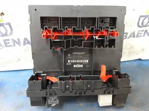 Foto de CAJA RELES / FUSIBLES VOLKSWAGEN GOLF V (1K1)(10.2003) referencia 3C0937049E