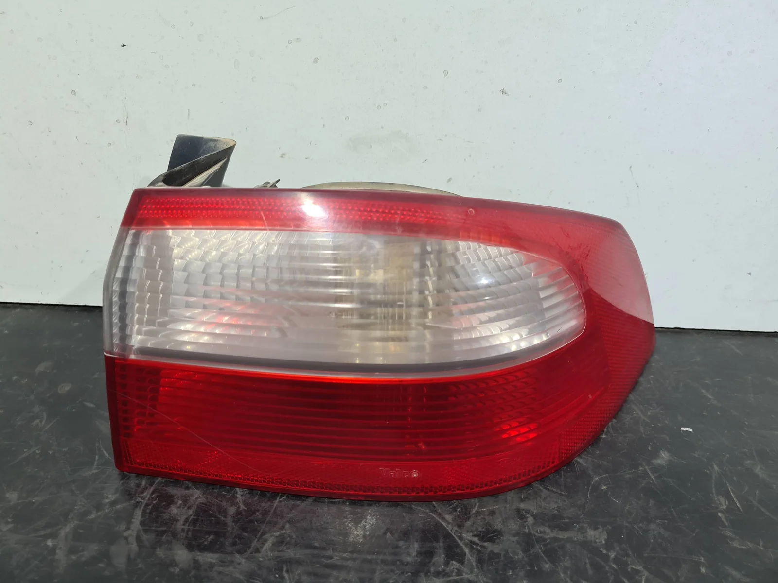 Foto de PILOTO TRASERO DERECHO RENAULT LAGUNA II (BG0) referencia 8200002474