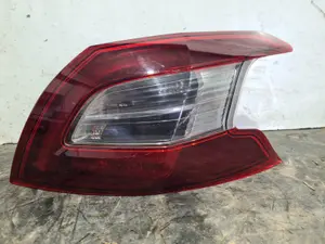Foto de PILOTO TRASERO DERECHO PEUGEOT 308 referencia 9677817580