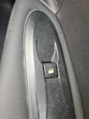 Foto de MANDO ELEVALUNAS DELANTERO DERECHO CITROEN C4 BERLINA