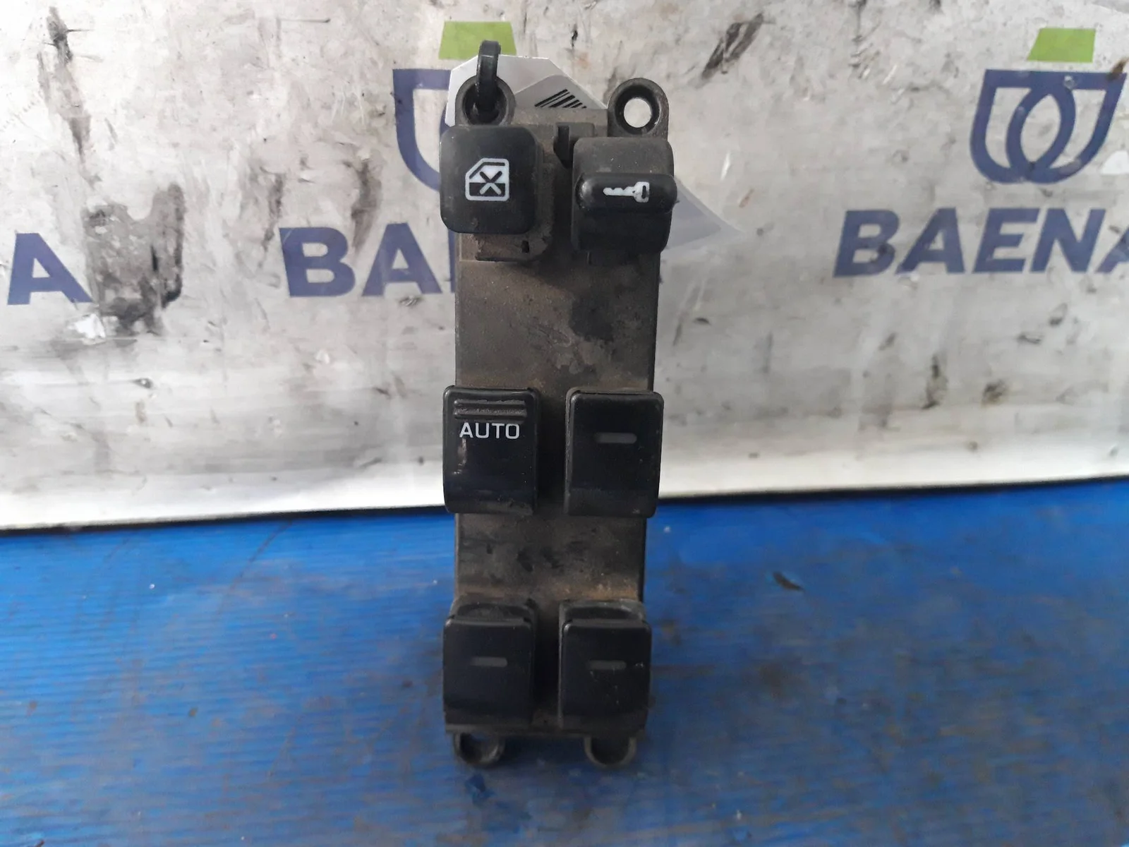 Foto de MANDO ELEVALUNAS DELANTERO IZQUIERDO NISSAN MAXIMA QX (A32) referencia 254013L200