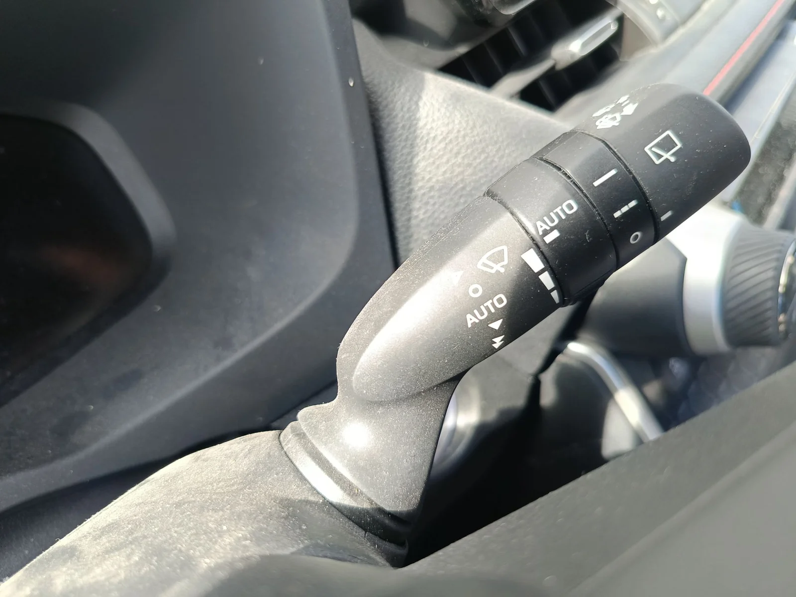 Foto de MANDO LIMPIA TOYOTA RAV4
