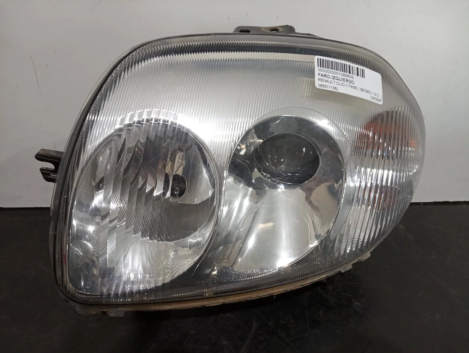 Foto de FARO IZQUIERDO RENAULT CLIO II FASE I (B/CB0) referencia 085511136L