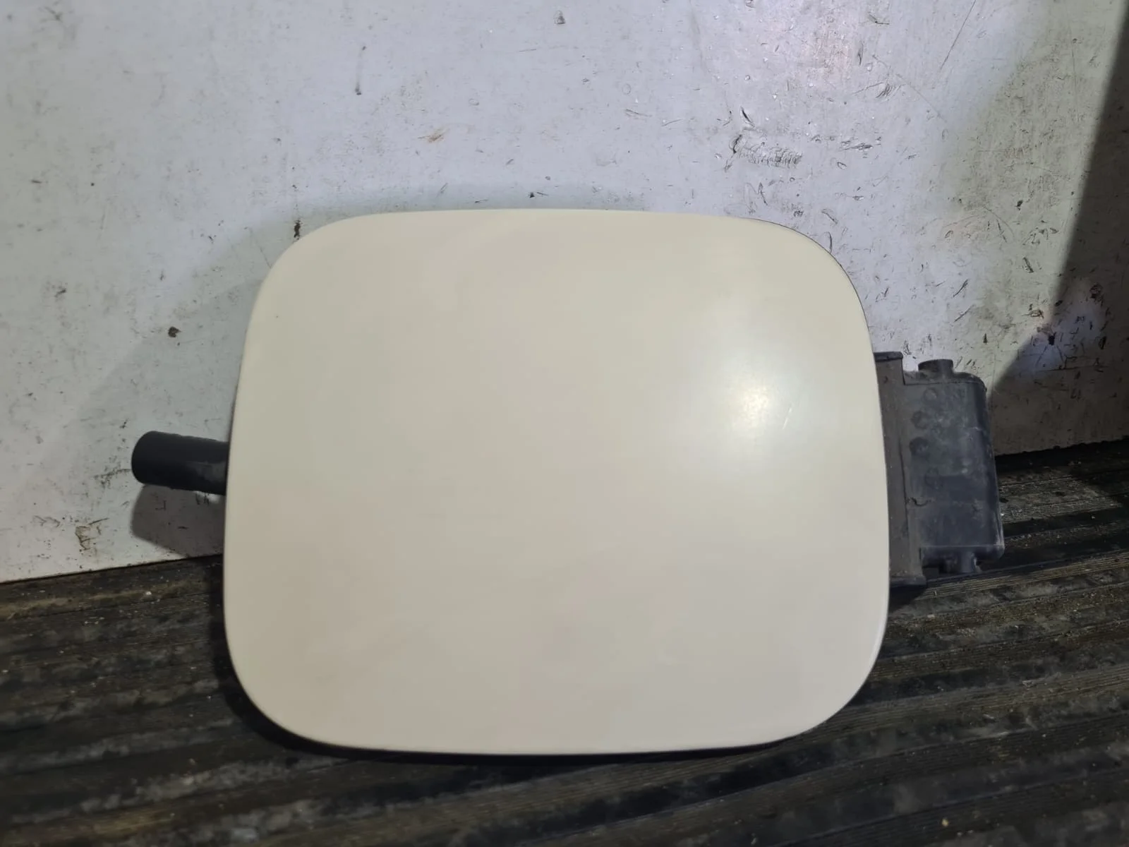Foto de TAPA EXTERIOR COMBUSTIBLE VOLKSWAGEN SIN MODELO referencia 1C0809857M