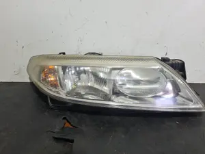 Foto de FARO DERECHO RENAULT LAGUNA II (BG0) referencia 8200002847