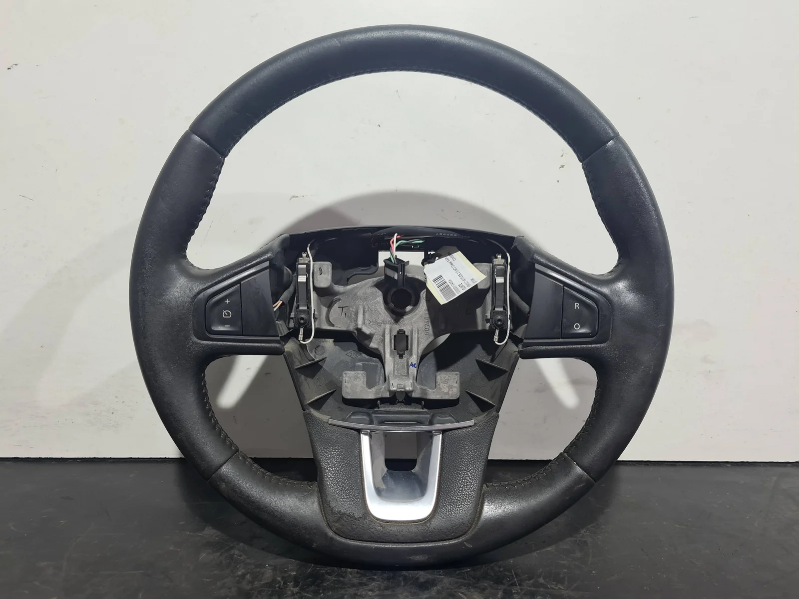 Foto de VOLANTE RENAULT LATITUDE referencia 6074098