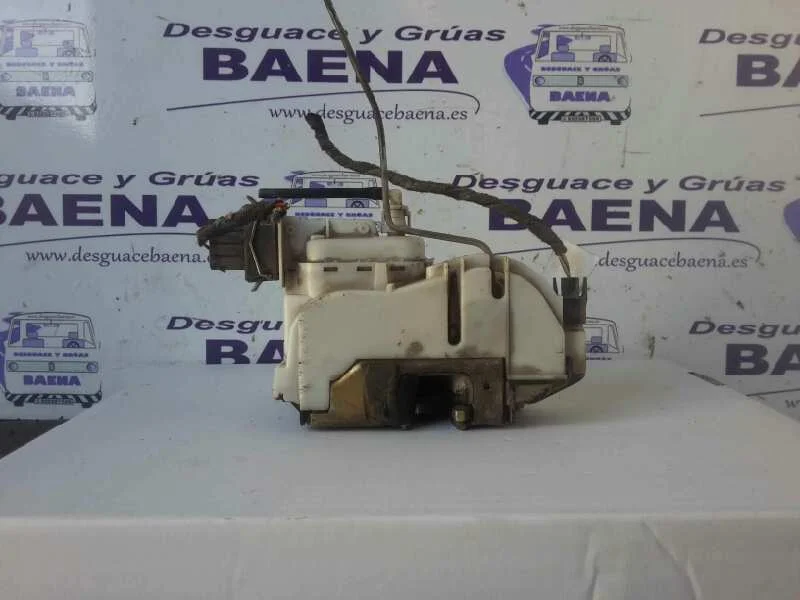 Foto de CERRADURA PUERTA DELANTERA DERECHA SIN MARCA SIN MODELO
