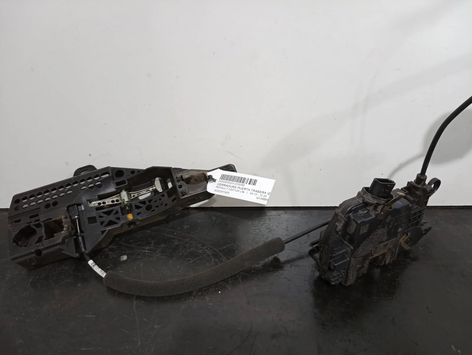 Foto de CERRADURA PUERTA TRASERA IZQUIERDA RENAULT CAPTUR I referencia 805034742R