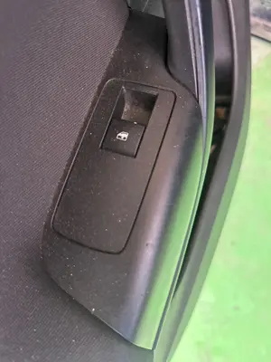 Foto de MANDO ELEVALUNAS TRASERO IZQUIERDO OPEL INSIGNIA BERLINA