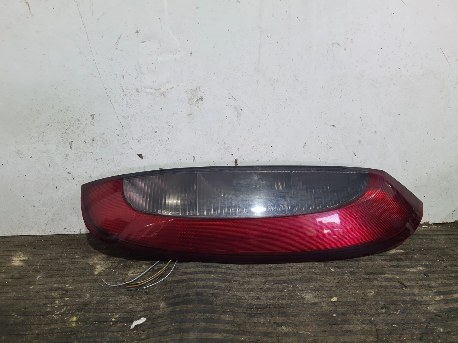 Foto de PILOTO TRASERO DERECHO OPEL CORSA C referencia 09114337