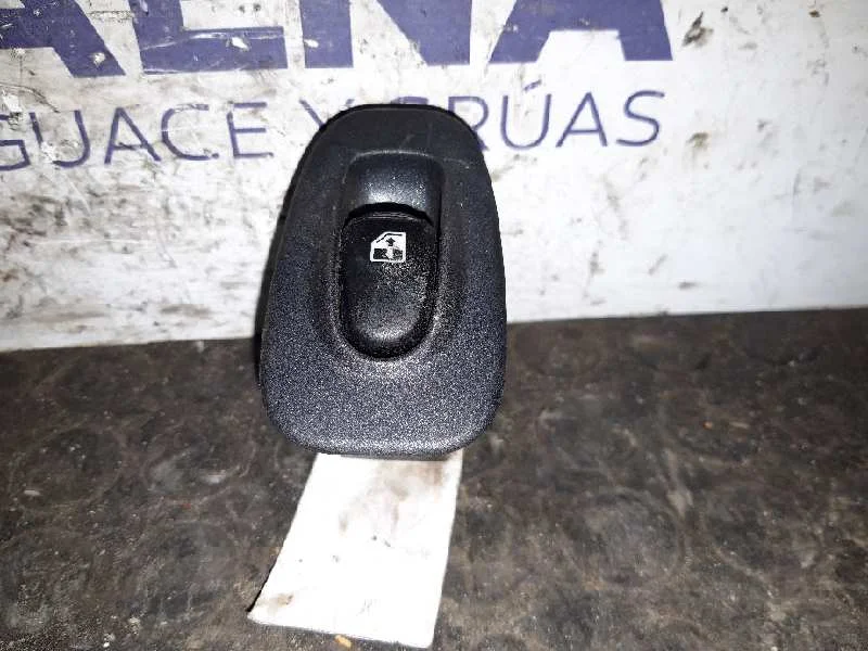 Foto de MANDO ELEVALUNAS TRASERO IZQUIERDO SIN MARCA SIN MODELO referencia 621W04620