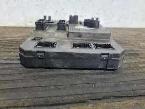 Foto de CAJA RELES / FUSIBLES PEUGEOT 206 referencia 9653667680 foto 2