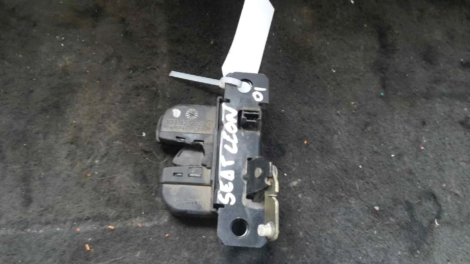 Foto de CERRADURA MALETERO / PORTON SIN MARCA SIN MODELO referencia 3B9827505