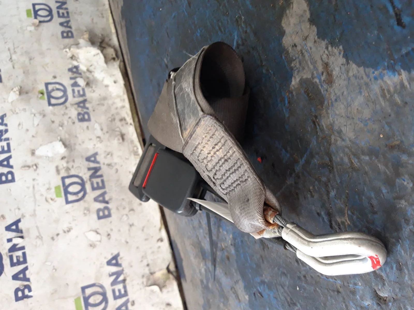 Foto de CINTURON SEGURIDAD TRASERO CENTRAL VOLKSWAGEN GOLF IV BERLINA (1J1)(10.1997) referencia 33002097