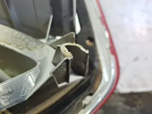Foto de PILOTO TRASERO DERECHO INTERIOR CITROEN C4 PICASSO referencia 9653547677 foto 4